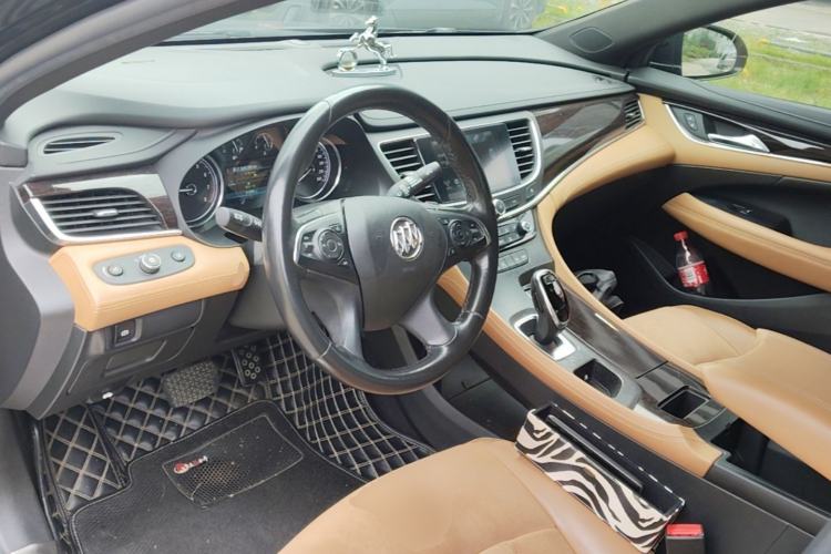 Used Buick LaCrosse 2016 28T Premium Edition Center Console