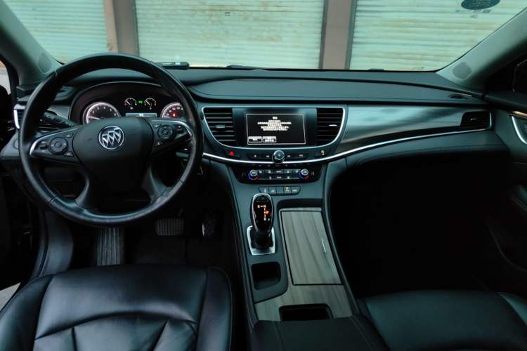 Used Buick LaCrosse 2016 Revised Version 28T Elite Edition Center Console