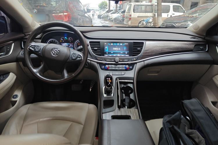 Used Buick LaCrosse 2016 20T Leading Model Center Console