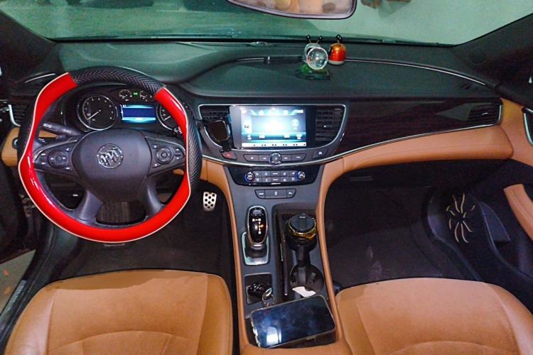 Used Buick LaCrosse 2016 20T Elite Edition Center Console