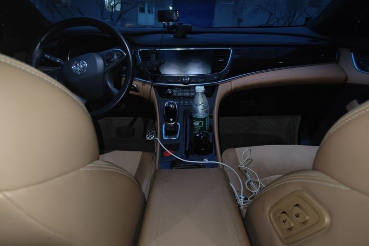 Used Buick LaCrosse 2016 20T Luxury Model Center Console
