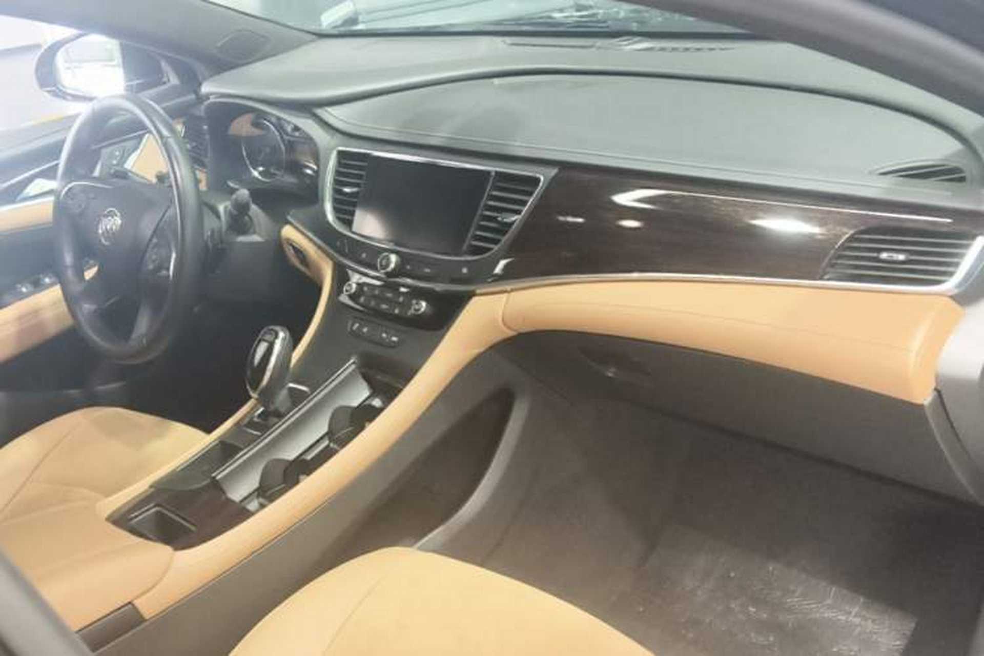 Used Buick LaCrosse 2016 28T Premium Edition Center Console