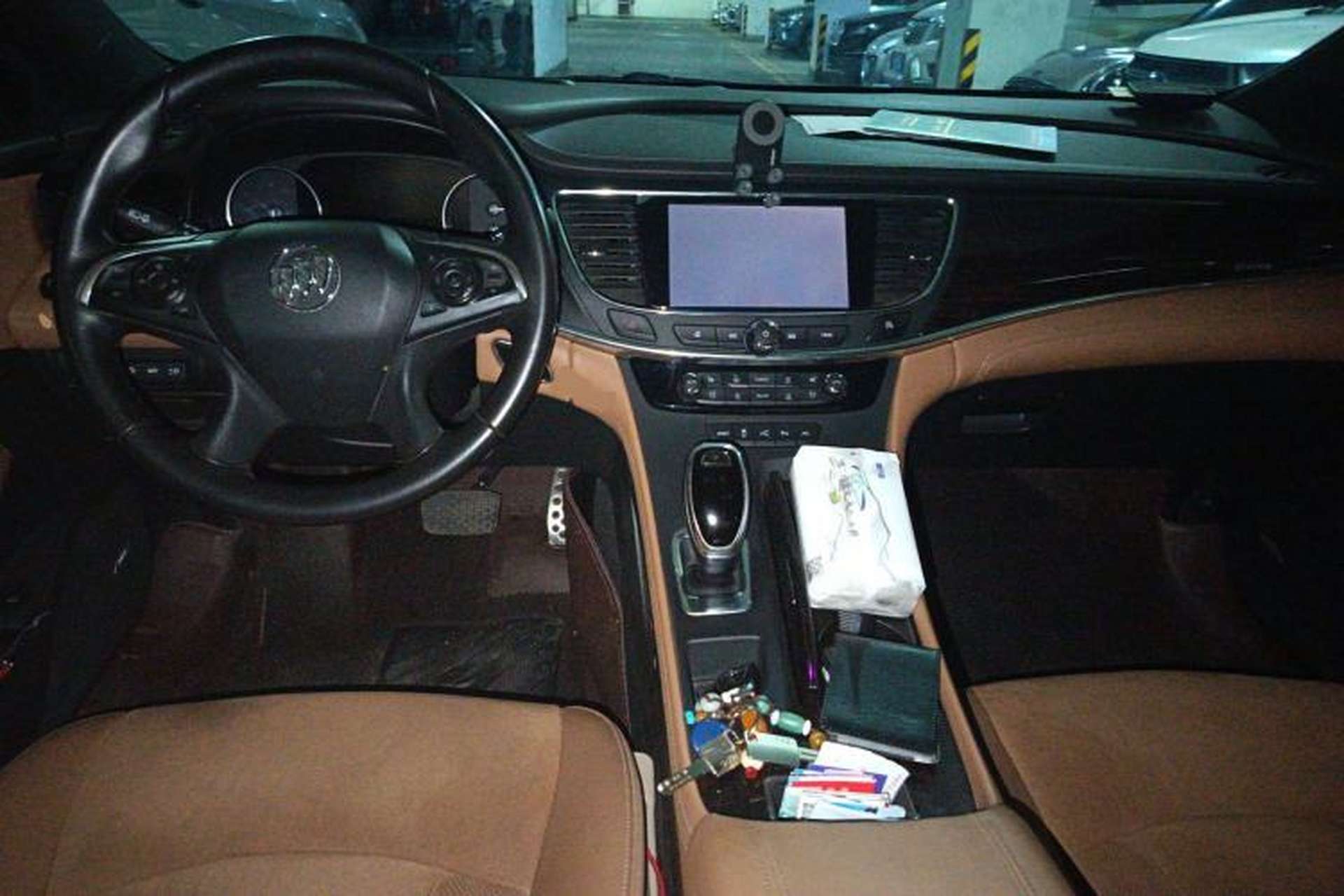 Used Buick LaCrosse 2016 28T Luxury Version Center Console