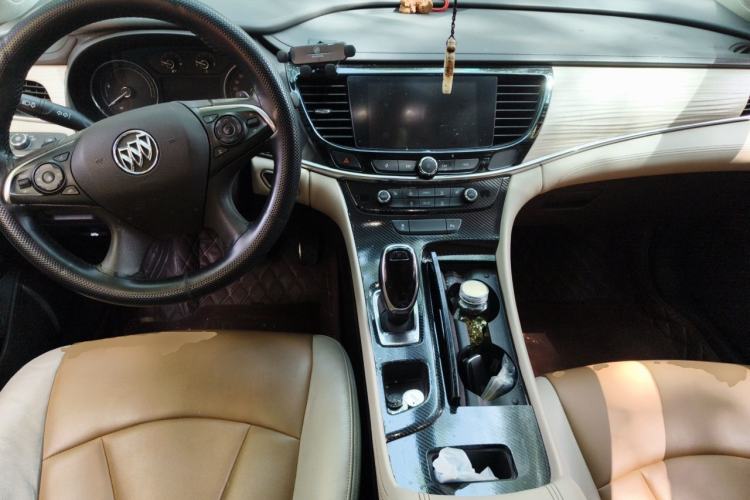Used Buick LaCrosse 2016 30H Elite Edition Center Console