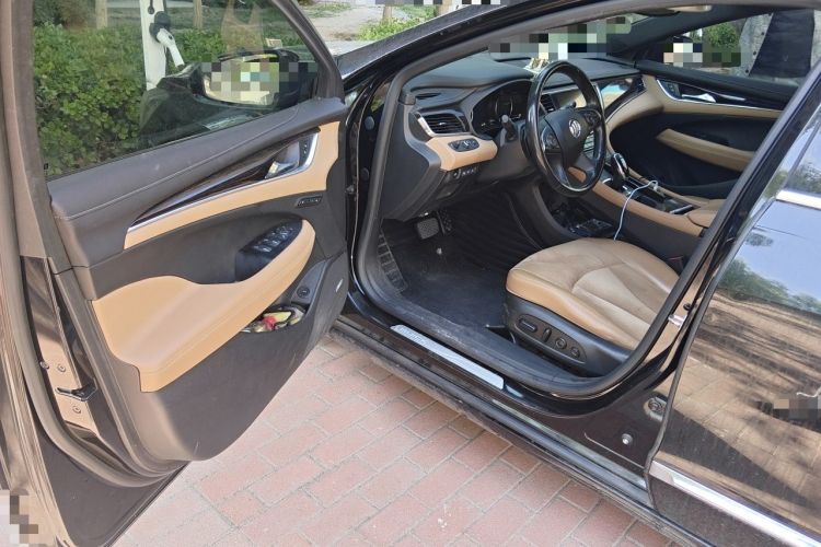 Used Buick LaCrosse 2016 28T Luxury Version Driver Seat