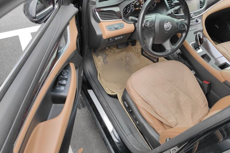 Used Buick LaCrosse 2016 28T Luxury Version Driver Seat