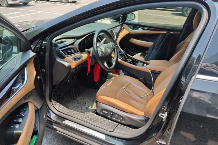Used Buick LaCrosse 2016 28T Luxury Version Driver Seat