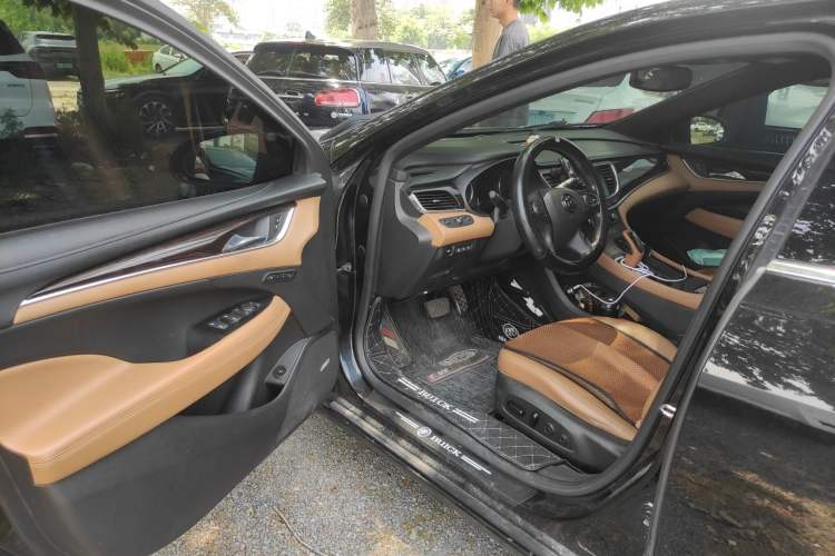 Used Buick LaCrosse 2016 28T Luxury Version Driver Seat