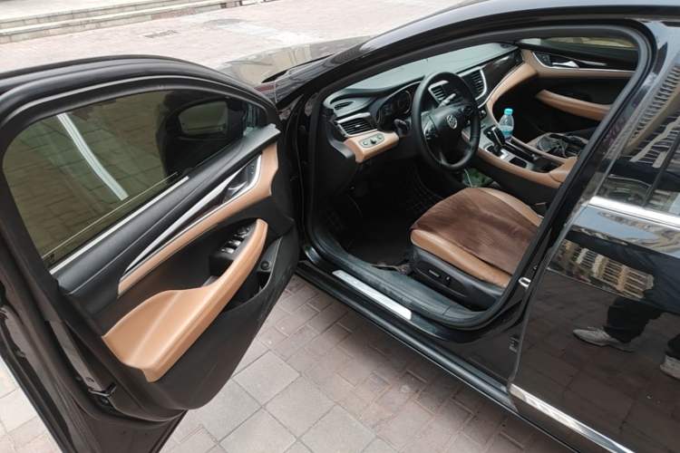 Used Buick LaCrosse 2016 28T Premium Edition Driver Seat