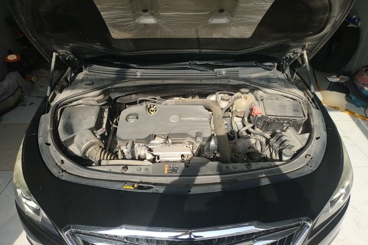 Used Buick LaCrosse 2016 20T Elite Edition Engine Bay