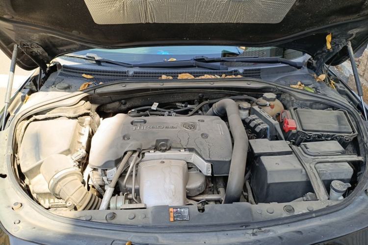 Used Buick LaCrosse 2016 28T Premium Edition Engine Bay