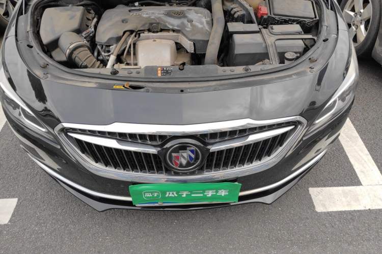 Used Buick LaCrosse 2016 28T Luxury Version Engine Bay