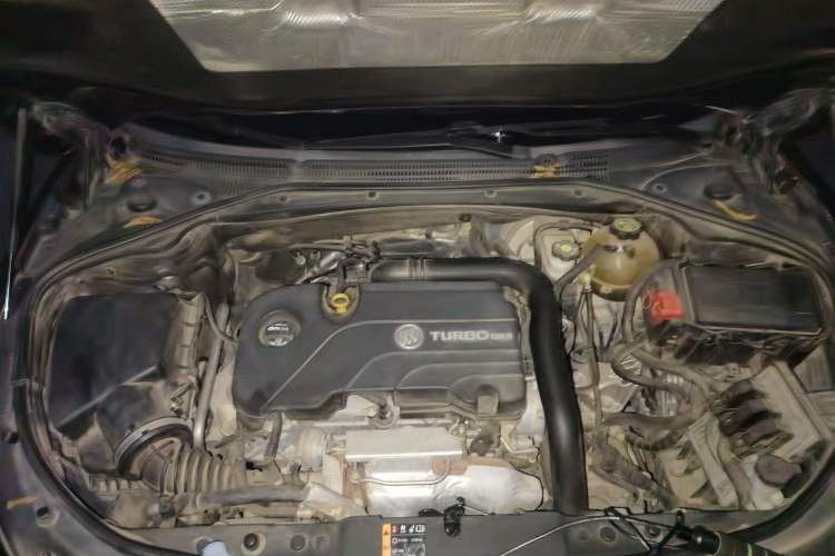 Used Buick LaCrosse 2016 20T Elite Edition Engine Bay
