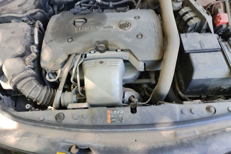 Used Buick LaCrosse 2016 28T Luxury Version Engine Bay