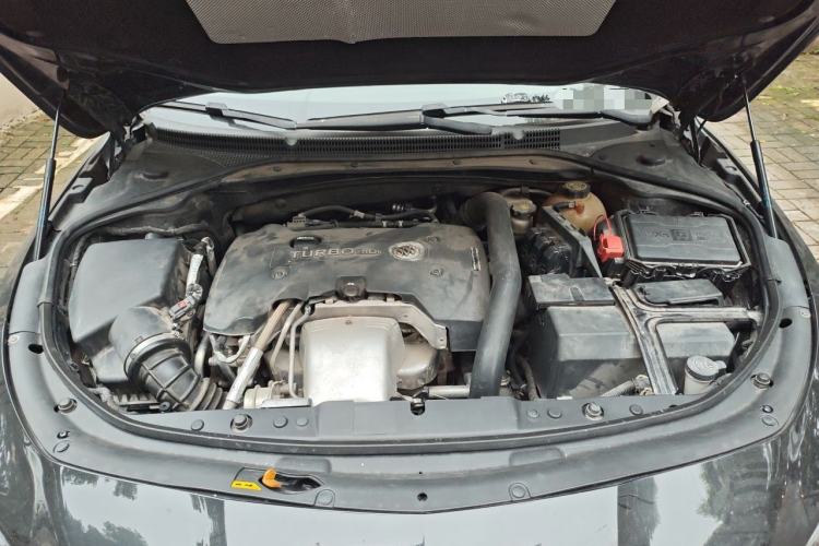 Used Buick LaCrosse 2016 28T Premium Edition Engine Bay