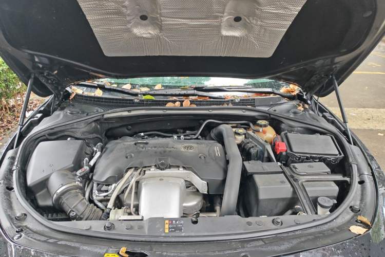 Used Buick LaCrosse 2016 28T Premium Edition Engine Bay