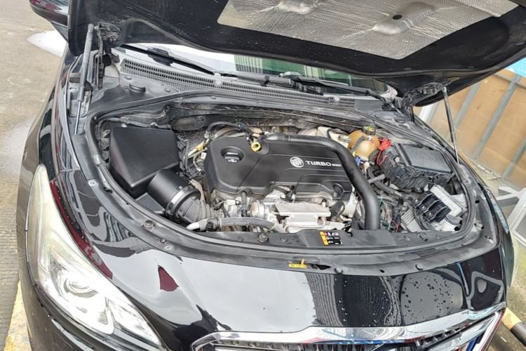 Used Buick LaCrosse 2016 20T Elite Edition Engine Bay