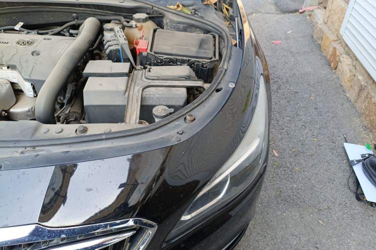 Used Buick LaCrosse 2016 28T Premium Edition Engine Bay Left
