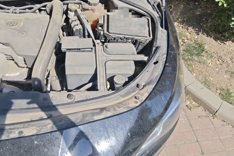 Used Buick LaCrosse 2016 28T Luxury Version Engine Bay Left