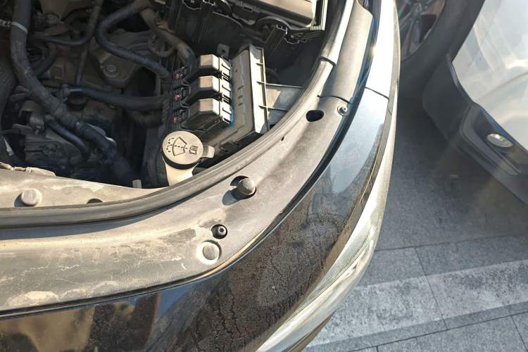 Used Buick LaCrosse 2016 20T Luxury Model Engine Bay Left