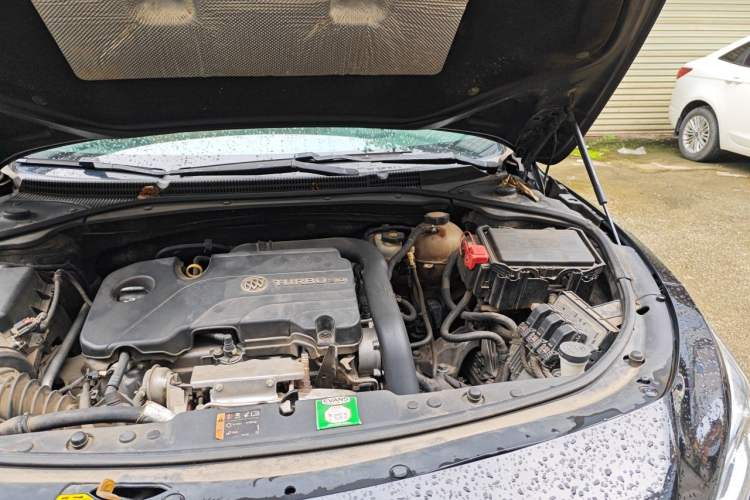 Used Buick LaCrosse 2016 20T Elite Edition Engine Bay Left