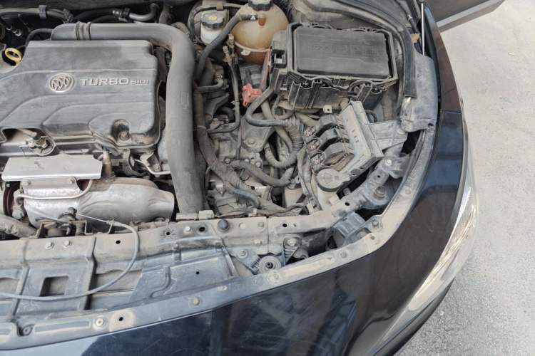 Used Buick LaCrosse 2016 20T Luxury Model Engine Bay Left