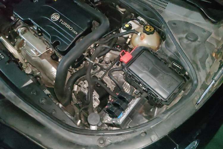 Used Buick LaCrosse 2016 20T Luxury Model Engine Bay Left