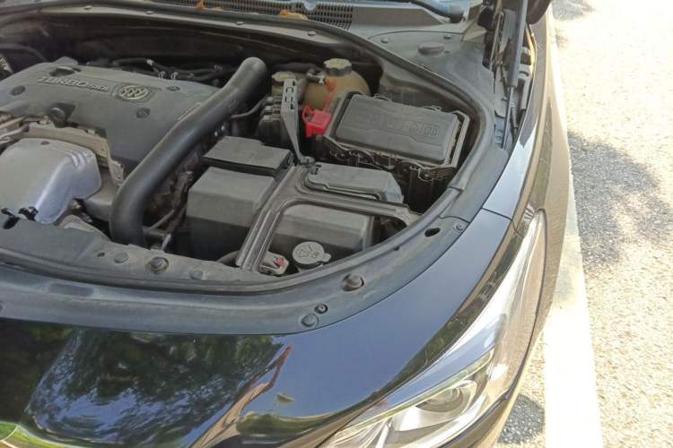 Used Buick LaCrosse 2016 28T Premium Edition Engine Bay Left