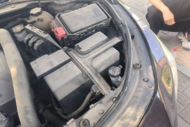 Used Buick LaCrosse 2016 Revised Version 28T Elite Edition Engine Bay Left