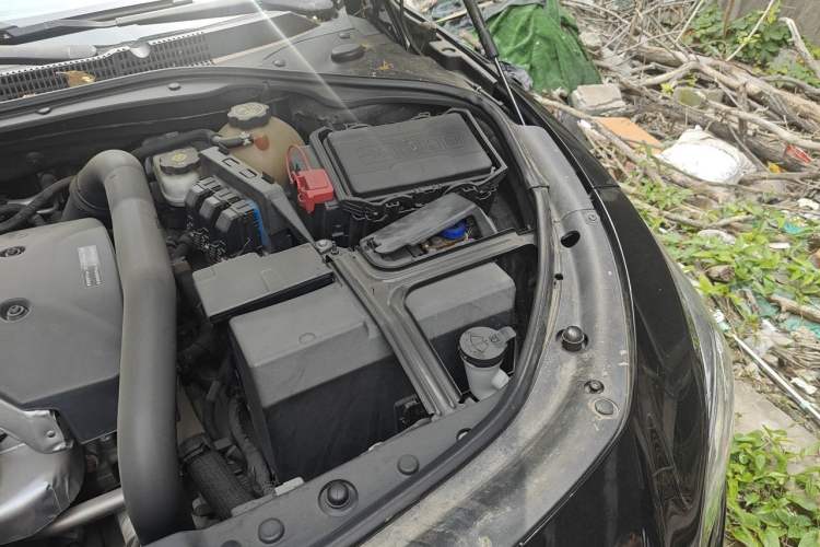 Used Buick LaCrosse 2016 28T Premium Edition Engine Bay Left