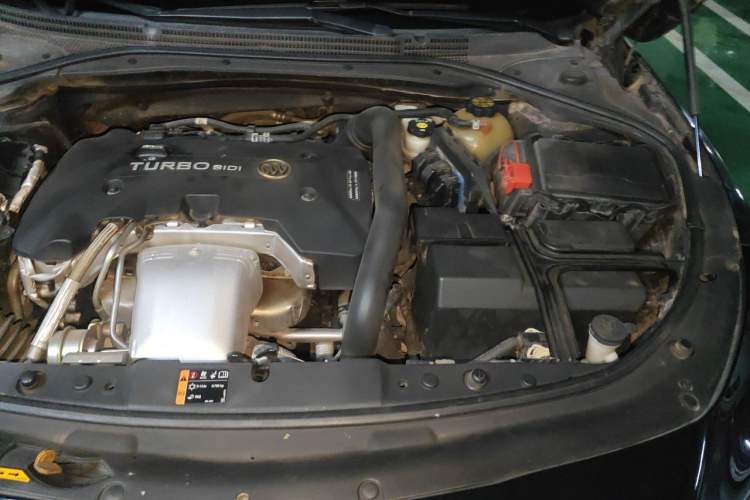 Used Buick LaCrosse 2016 Revised Version 28T Elite Edition Engine Bay Left