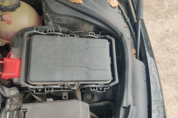 Used Buick LaCrosse 2016 Revised Version 28T Elite Edition Engine Bay Left