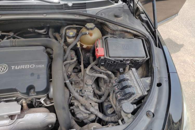 Used Buick LaCrosse 2016 20T Elite Edition Engine Bay Left