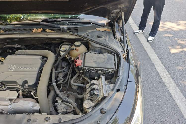 Used Buick LaCrosse 2016 20T Luxury Model Engine Bay Left