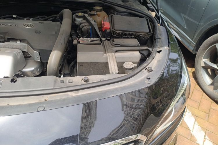 Used Buick LaCrosse 2016 28T Luxury Version Engine Bay Left
