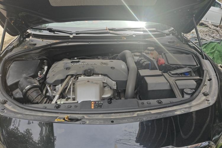 Used Buick LaCrosse 2016 28T Premium Edition Engine Bay