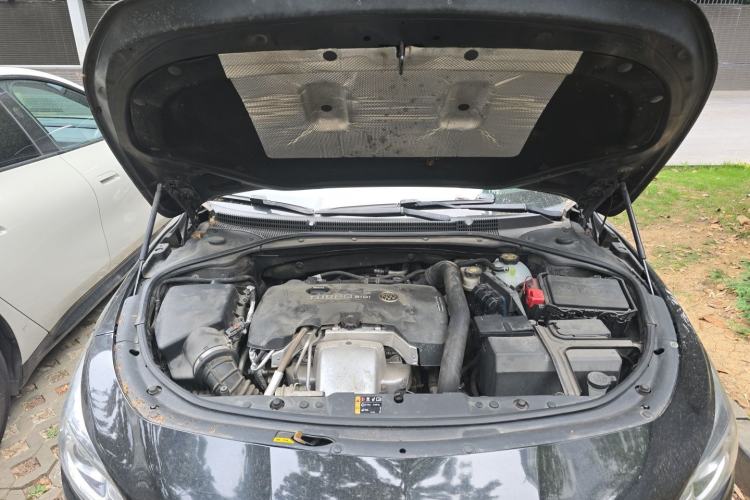 Used Buick LaCrosse 2016 28T Premium Edition Engine Bay