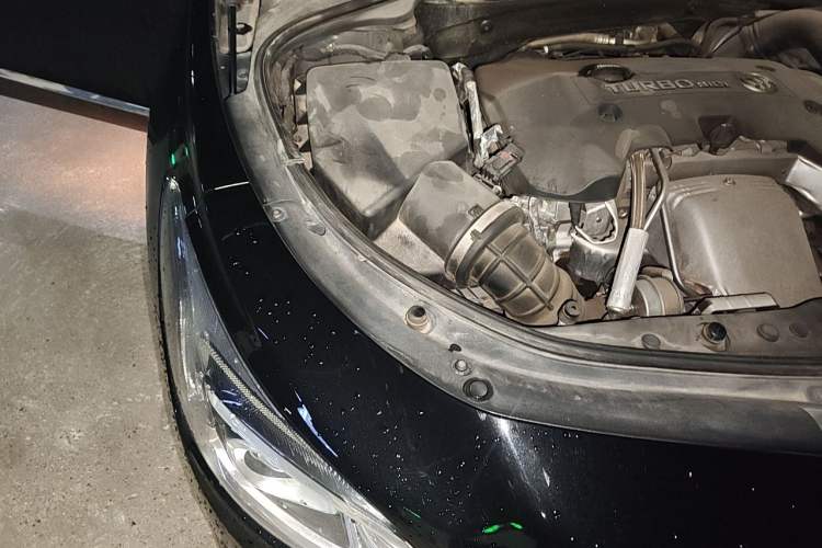 Used Buick LaCrosse 2016 28T Premium Edition Engine Bay Right