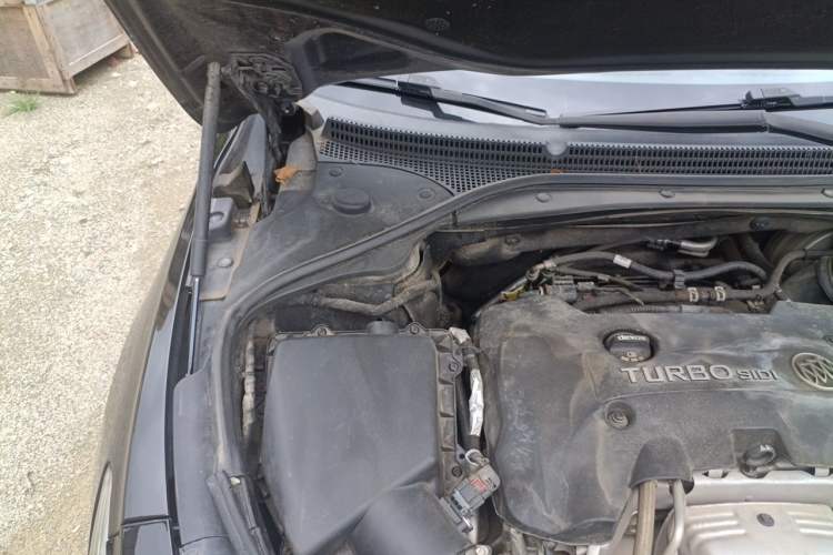 Used Buick LaCrosse 2016 Revised Version 28T Elite Edition Engine Bay Right