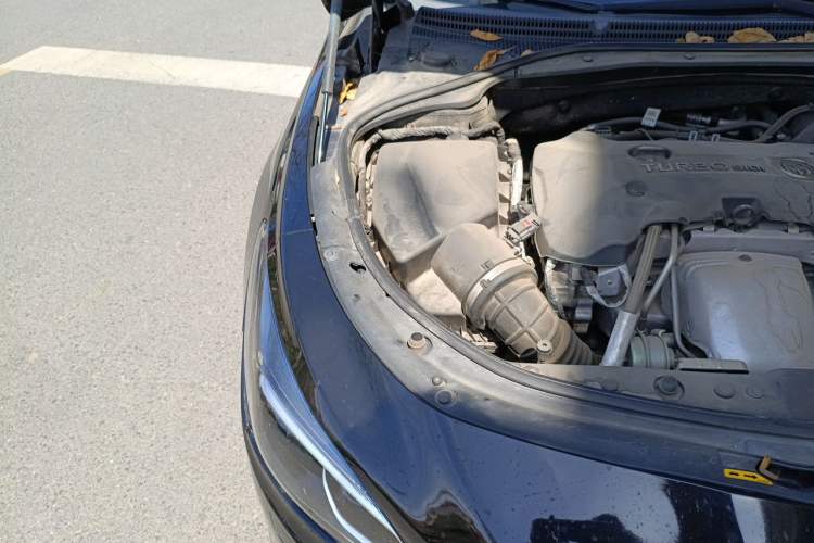 Used Buick LaCrosse 2016 28T Premium Edition Engine Bay Right