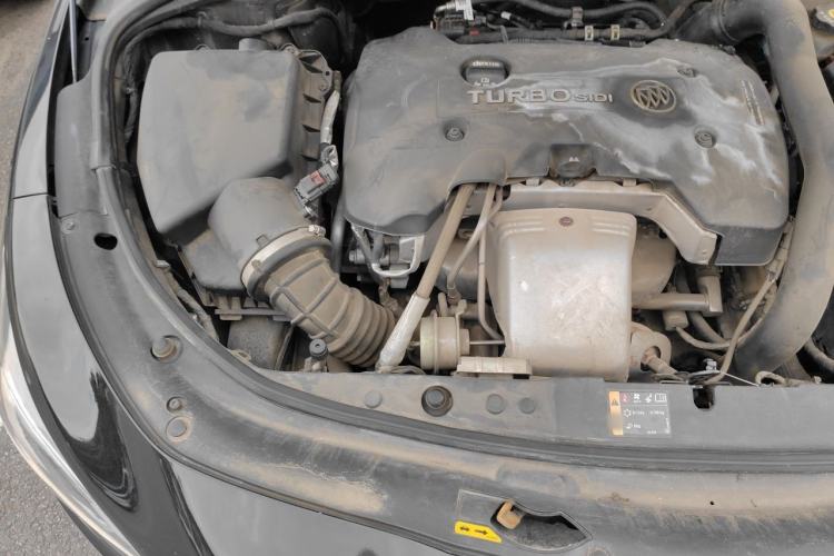 Used Buick LaCrosse 2016 28T Luxury Version Engine Bay Right