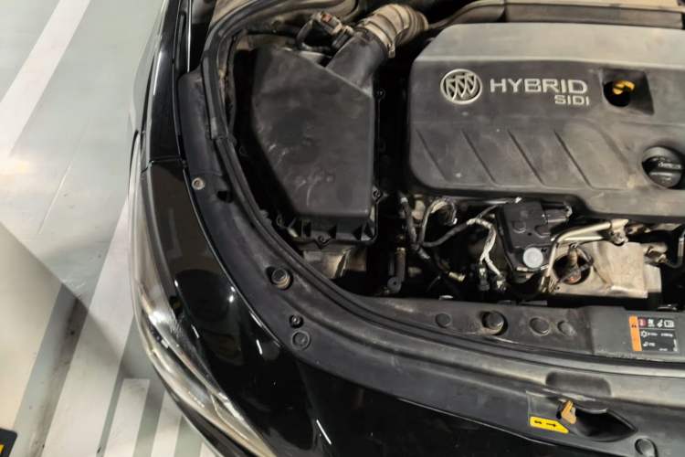 Used Buick LaCrosse 2016 30H Luxury Version Engine Bay Right
