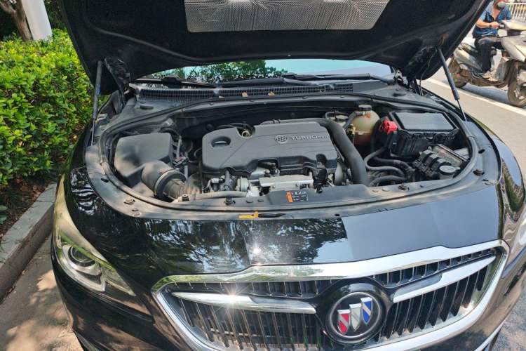 Used Buick LaCrosse 2016 20T Luxury Model Engine Bay Right