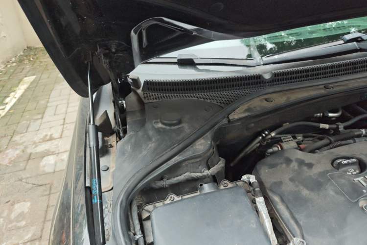 Used Buick LaCrosse 2016 28T Premium Edition Engine Bay Right