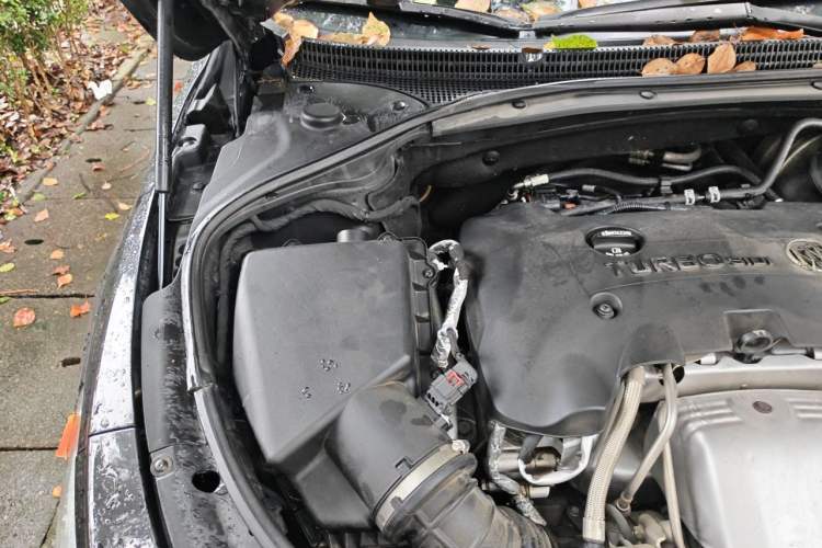 Used Buick LaCrosse 2016 28T Premium Edition Engine Bay Right