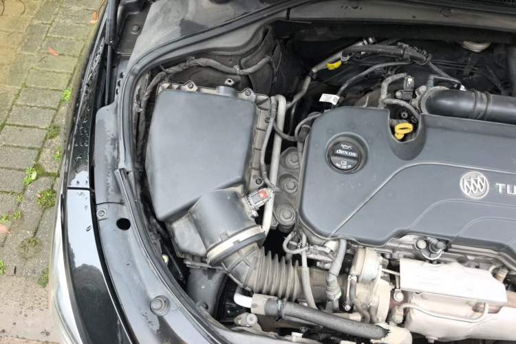 Used Buick LaCrosse 2016 20T Luxury Model Engine Bay Right