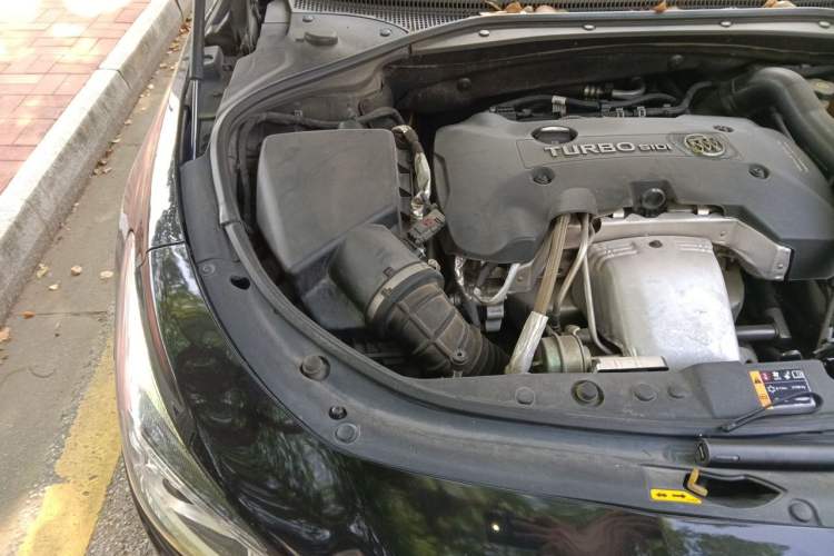Used Buick LaCrosse 2016 28T Premium Edition Engine Bay Right