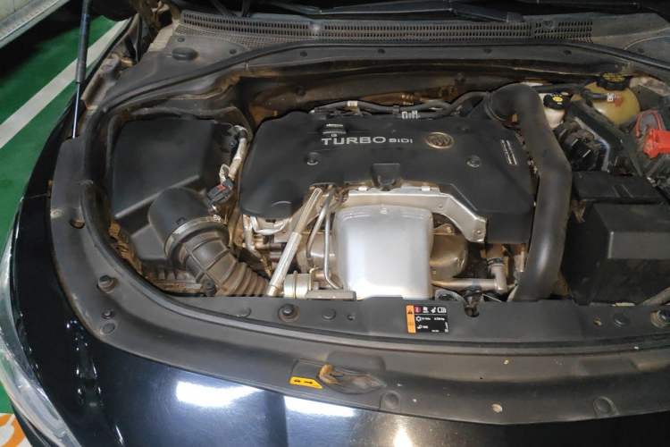 Used Buick LaCrosse 2016 Revised Version 28T Elite Edition Engine Bay Right