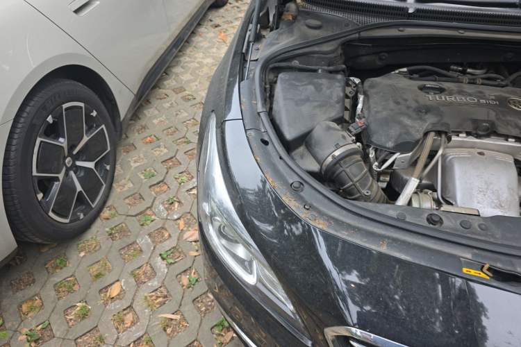 Used Buick LaCrosse 2016 28T Premium Edition Engine Bay Right