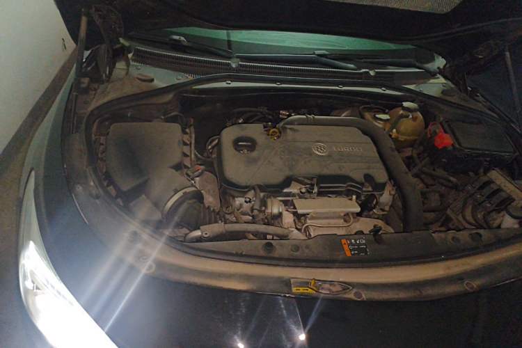Used Buick LaCrosse 2016 20T Elite Edition Engine Bay Right